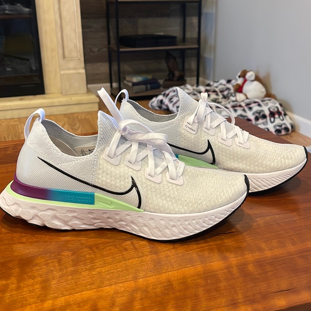 NIKE Flyknit Infinity React Women’s 9.5